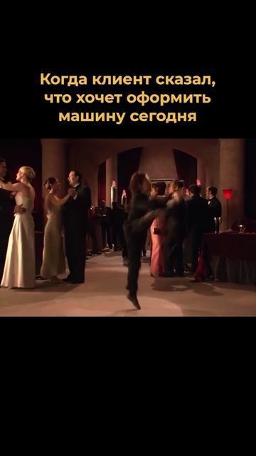 В этот прохладный вечер у нас есть тот, кто умеет согревать своим юмором — это наш менеджер Андрей!