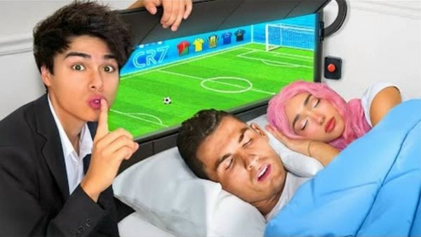 Я построил СЕКРЕТНОЕ футбольное поле для Роналду!