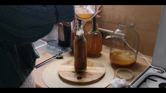 КАК СДЕЛАТЬ ВКУСНУЮ КОМБУЧУ _ ВТОРАЯ ФЕРМЕНТАЦИЯ _ РЕЦЕПТЫ ОЧЕНЬ ВКУСНОГО И ПОЛЕ смотреть онлайн