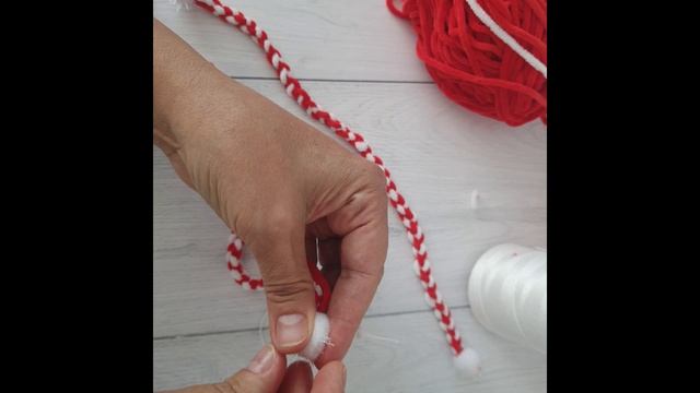 Новогодние шарфики для игрушек крючком.