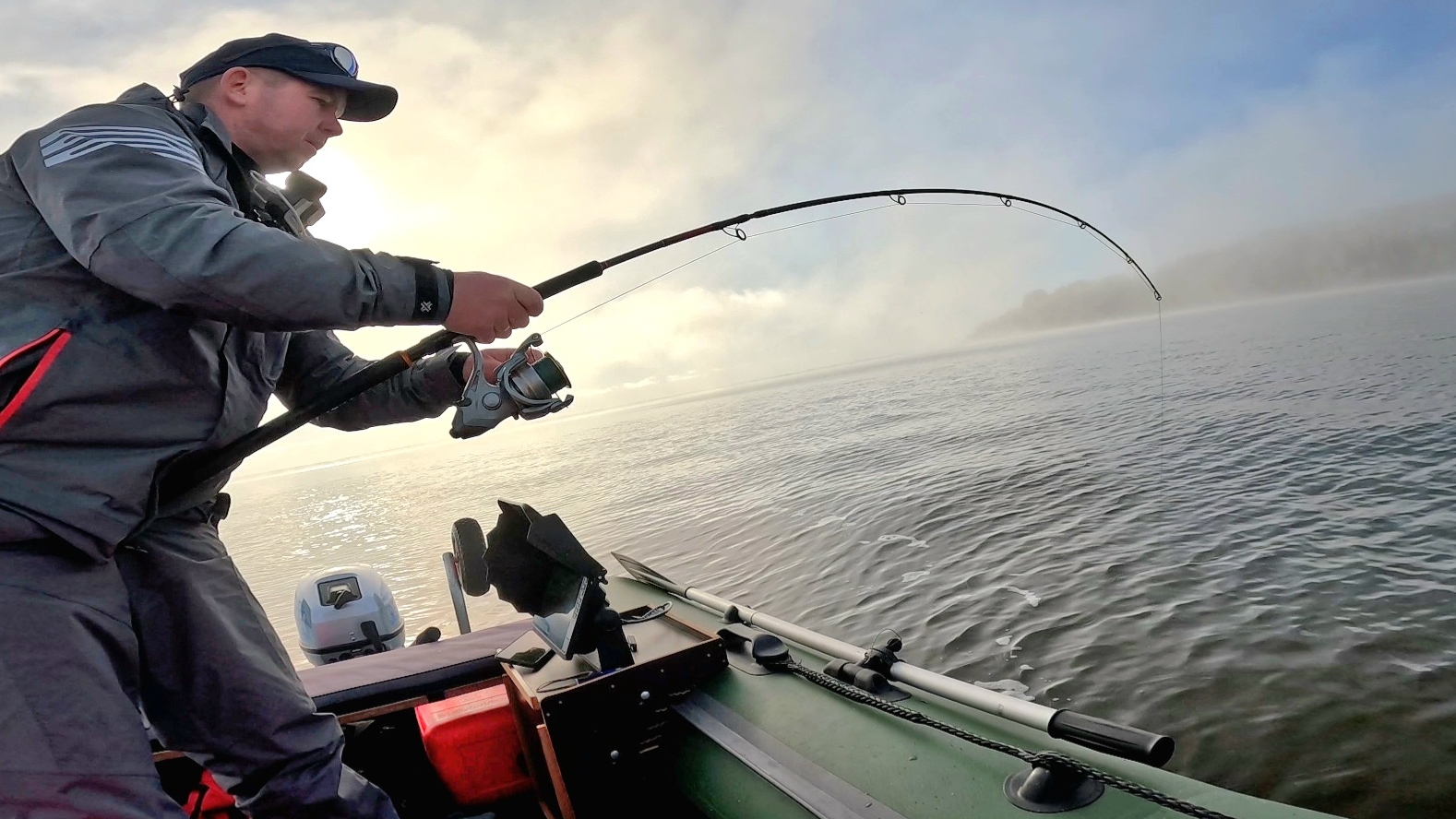 ТРОФЕЙНЫЙ СОМ ПОЙМАН! Рыбалка на сома, ловля сома на квок, печень, выползки. смотреть онлайн