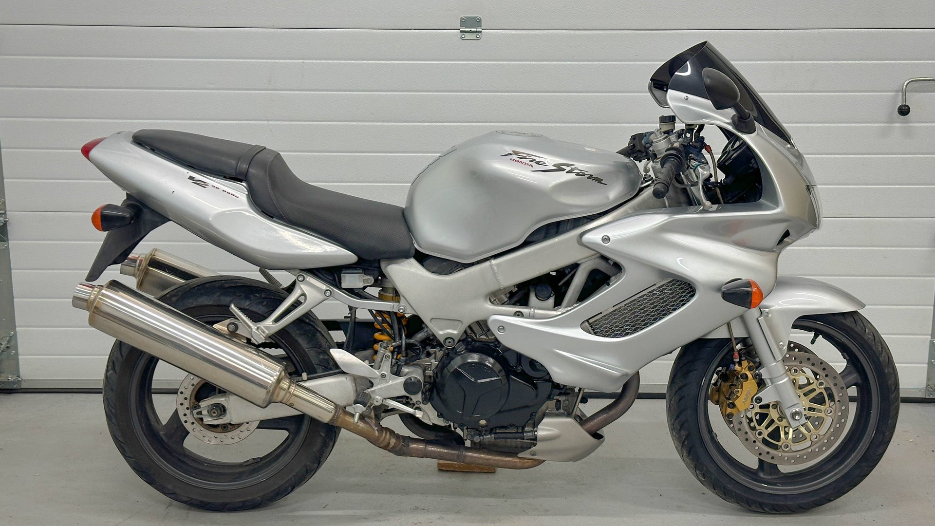 Honda VTR1000F - SC36-1000418 смотреть онлайн