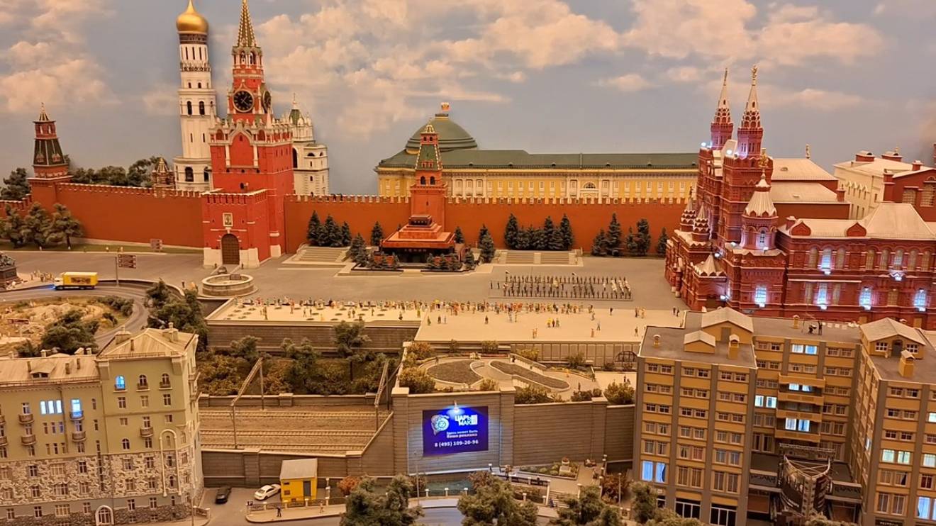 «Царь-макет» всей России – где Фредди Крюгер встречается с «Кин-Дза-Дзой»! смотреть онлайн