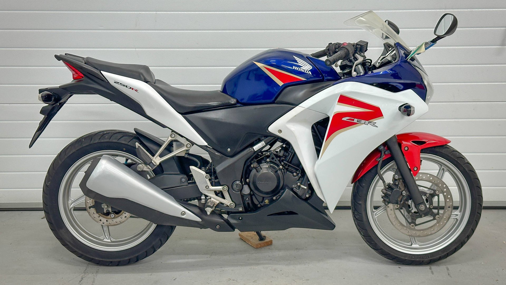 Honda CBR250R - MC41-1005001 смотреть онлайн