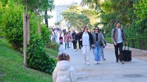 People Run and Scream when They See Me !! Bushman Prank in Madrid