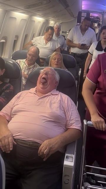 Что он вытворяет ?