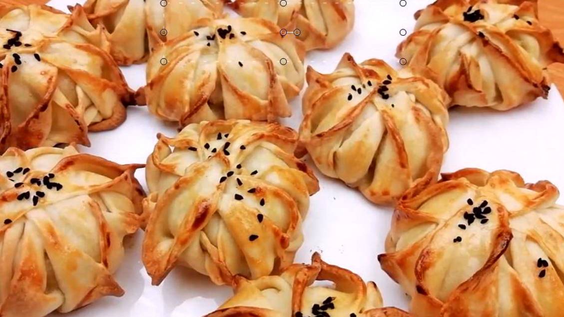 ОЧЕНЬ КРАСИВАЯ ЛЕПКА!Турецкая САМСА В Виде ЦВЕТКА/ИДЕЯ ЛЕПКИ Теста/САМСА Домашняя В ДУХОВКЕ. смотреть онлайн