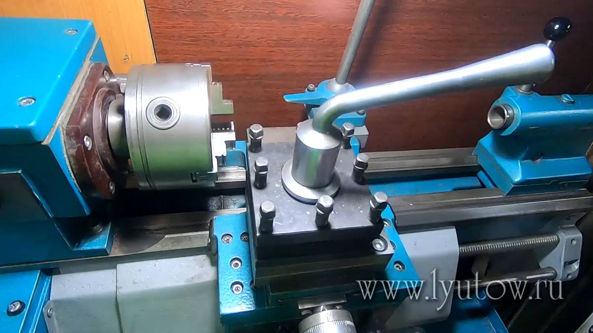 Самодельный резцедержатель для больших резцов на токарный станок ТВ 4 смотреть онлайн