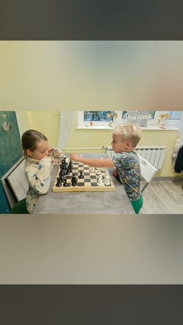 Уроки шахмат для детей в клубе Clever House