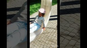 Гуляем с внучкой в парк, вспомнили детстве, красиво как в сказке 😊👍❤