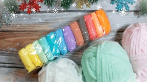 Ёлочные игрушки из лёгкого пластилина и плюшевой пряжи. Новогодние игрушки своими руками.