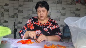 ВКЛЮЧИЛАСЬ ПОГОВОРИТЬ делаю заготовку на лечо.