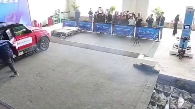 Китайцы придумали технологию отстрела батарей в случае возгорания электрокаров. смотреть онлайн