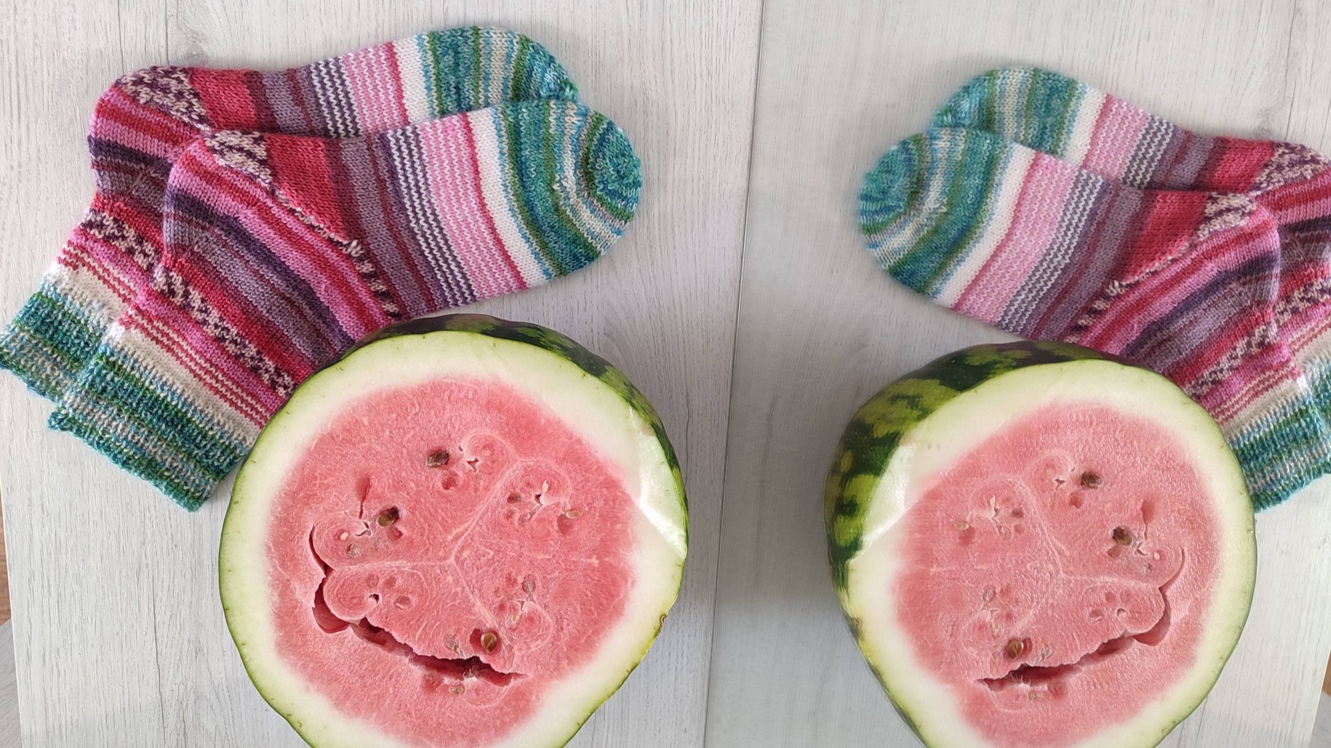 Носочки "Арбузик улыбается". СП "Носочки с Таней" смотреть онлайн