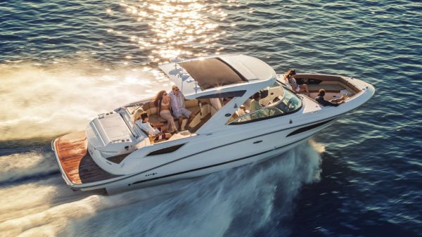 Катер Sea Ray SLX 350