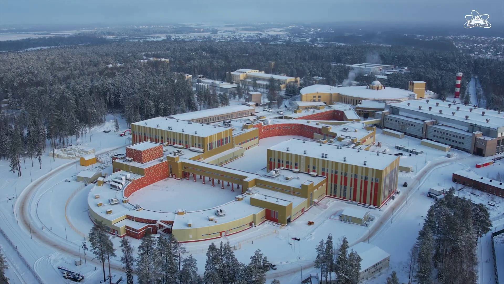 Лаборатория физики высоких энергий ОИЯИ отметила 70 лет со дня основания смотреть онлайн