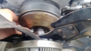 как открутить вентилятор с вискомуфтой на автомобиле УАЗ двигатель ЗМЗ 406