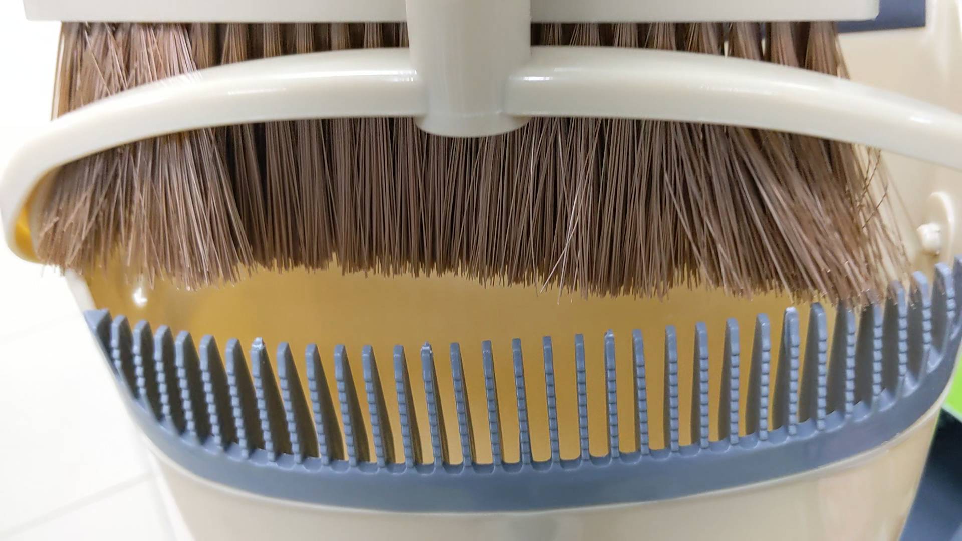 В Фикс Прайс привезли наборы для уборки, необычные свечи, разнообразная посуда, коврики и корзины смотреть онлайн