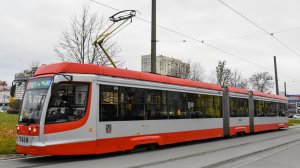 Трамваи КТМ-31 и ЛВС-86К на 27 маршруте Петербурга