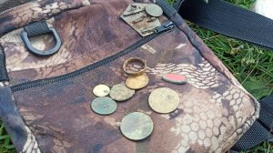 Поиск монет в деревне. Нашёл монеты металлоискателем. Шурф фундамента 2025