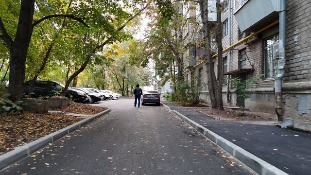 Состояние асфальта во дворе 26 сентября 2025