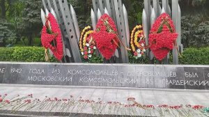 «Площадь Мужества» — мемориальный комплекс в Измайловском парке культуры и отдыха в Москве.