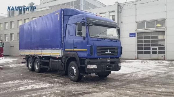 Бортовой МАЗ-631228-570-010 тентованный