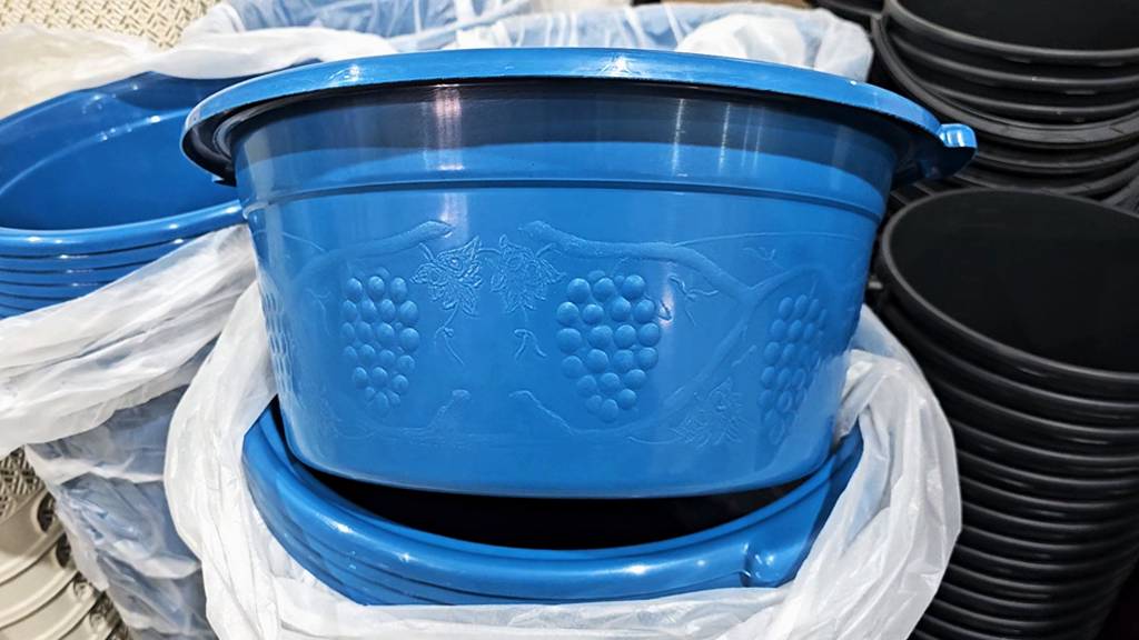 Магазин Светофор.Люди разбирают шикарные новинки смотреть онлайн