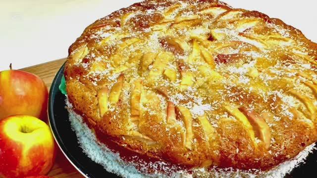 Сочный яблочный пирог!У меня с ранетками!