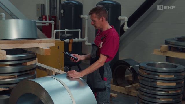 EKF - этапы производства металлического лотка на заводе смотреть онлайн