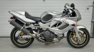 Honda VTR1000F - SC36-1002279