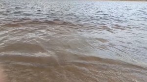 Плеск воды и умиротворяющая музыка . Релакс .