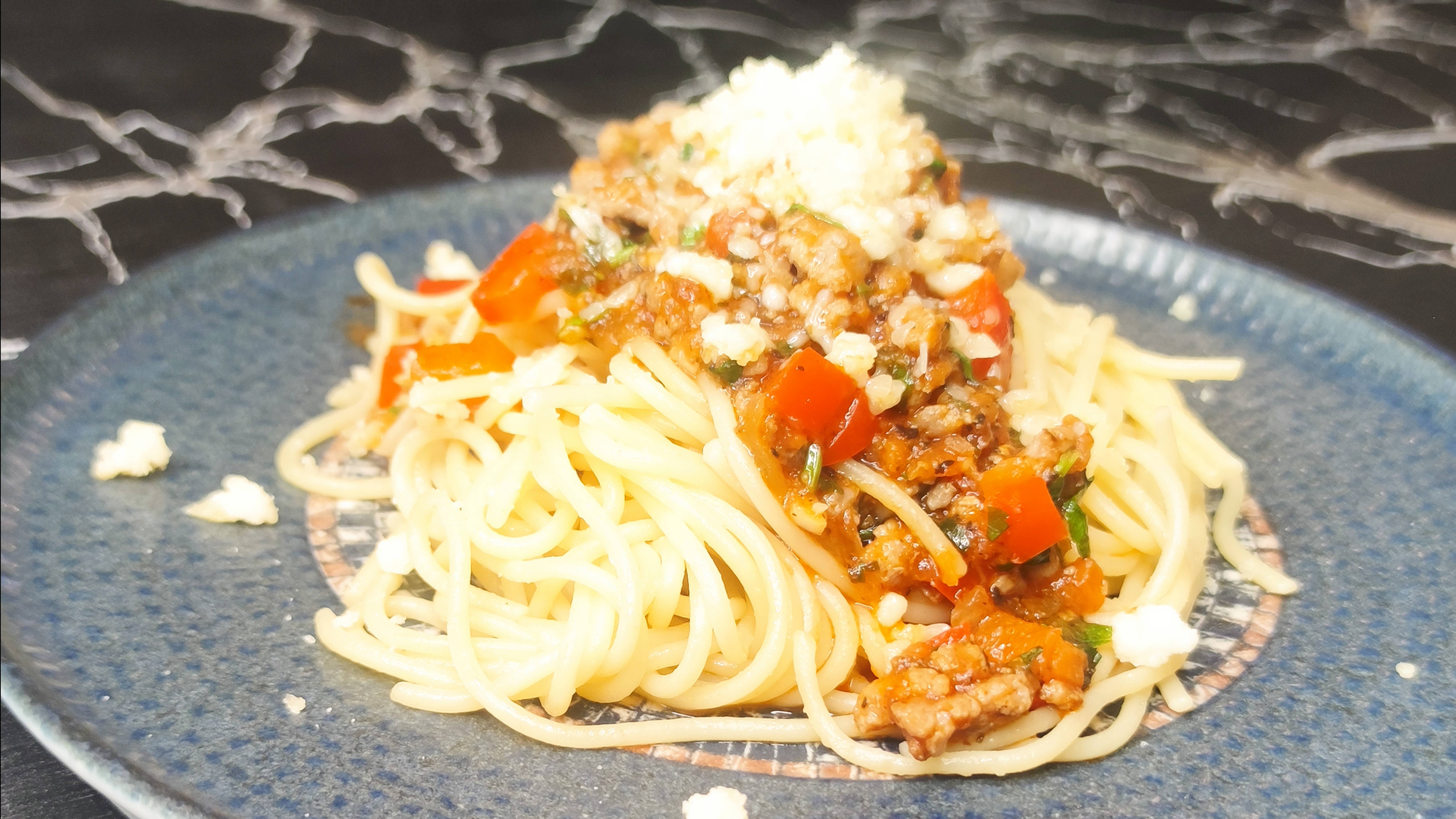 Спагетти болоньезе