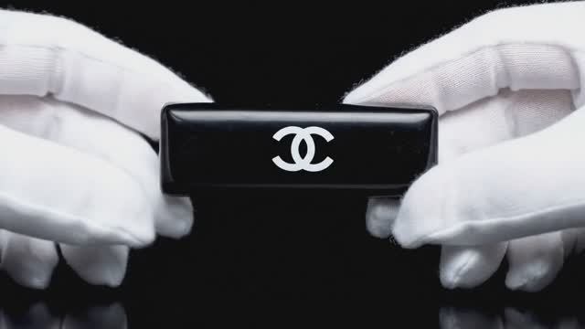 Секрет Chanel: что спрятано в этой конфете? | AI Magic | ИИ видео | AI Video