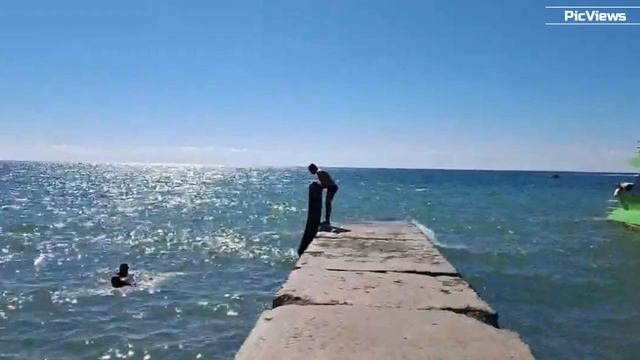 ГЕЛЕНДЖИК Архипо-Осиповка Центральный пляж сегодня 26 сентября 2025. Погода в Геленджике сейчас смотреть онлайн