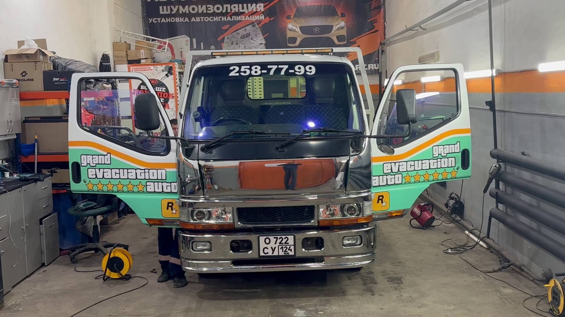 Автозвук в Эвакуатор GTA / Тюнинг Музыки в Грузовике Mitsubishi Canter