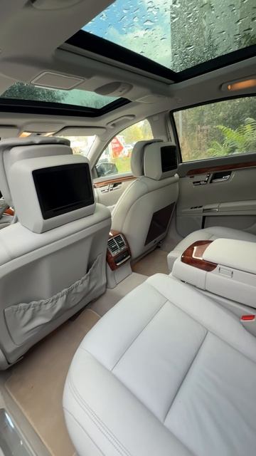 Музейный Mercedes S-class W221 смотреть онлайн