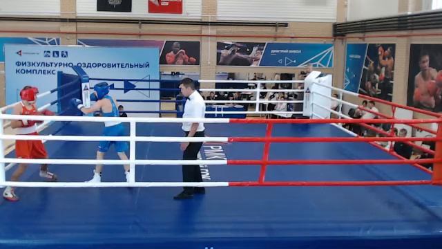 Областные соревнования по боксу среди юношей 13-14 лет, посвященные дню рождения ФОК смотреть онлайн