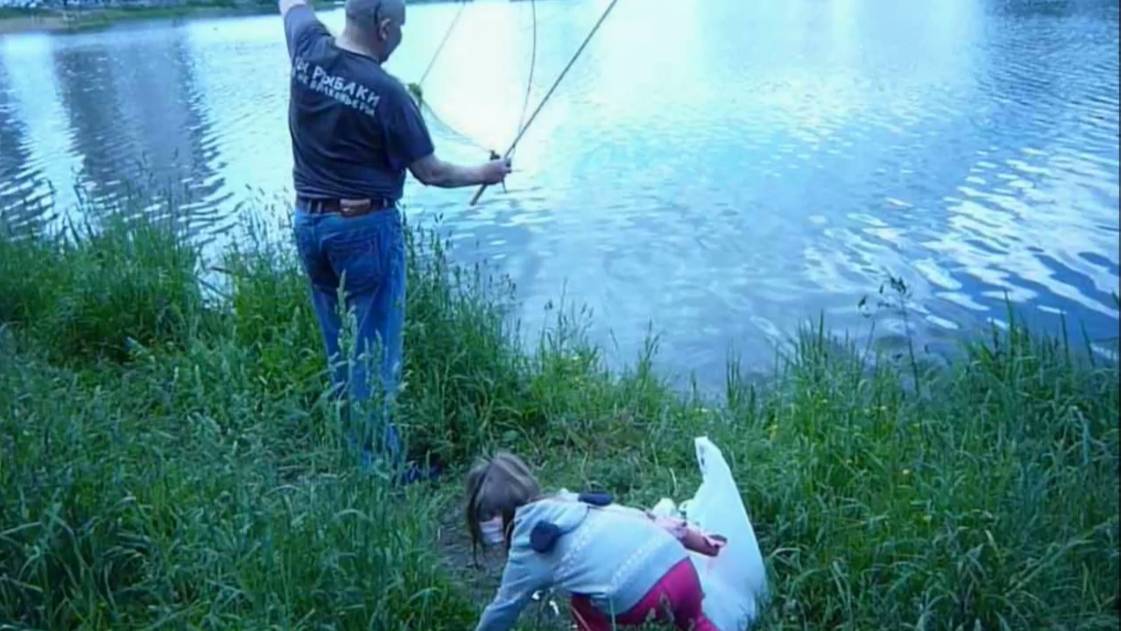 Рыбалка на Кастинговую Сеть Гигантский Улов При Точных Забросах на Стаю