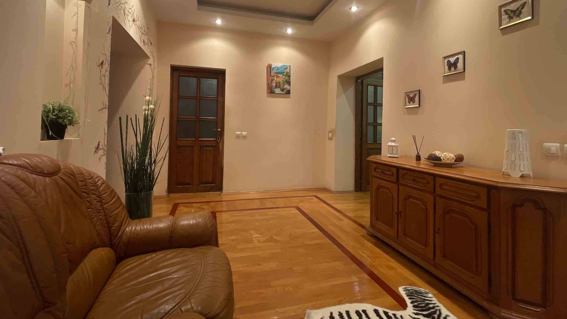 5-ти комнатная квартира 192 м2 в 7 ми этажном доме проспект Октября,59/1