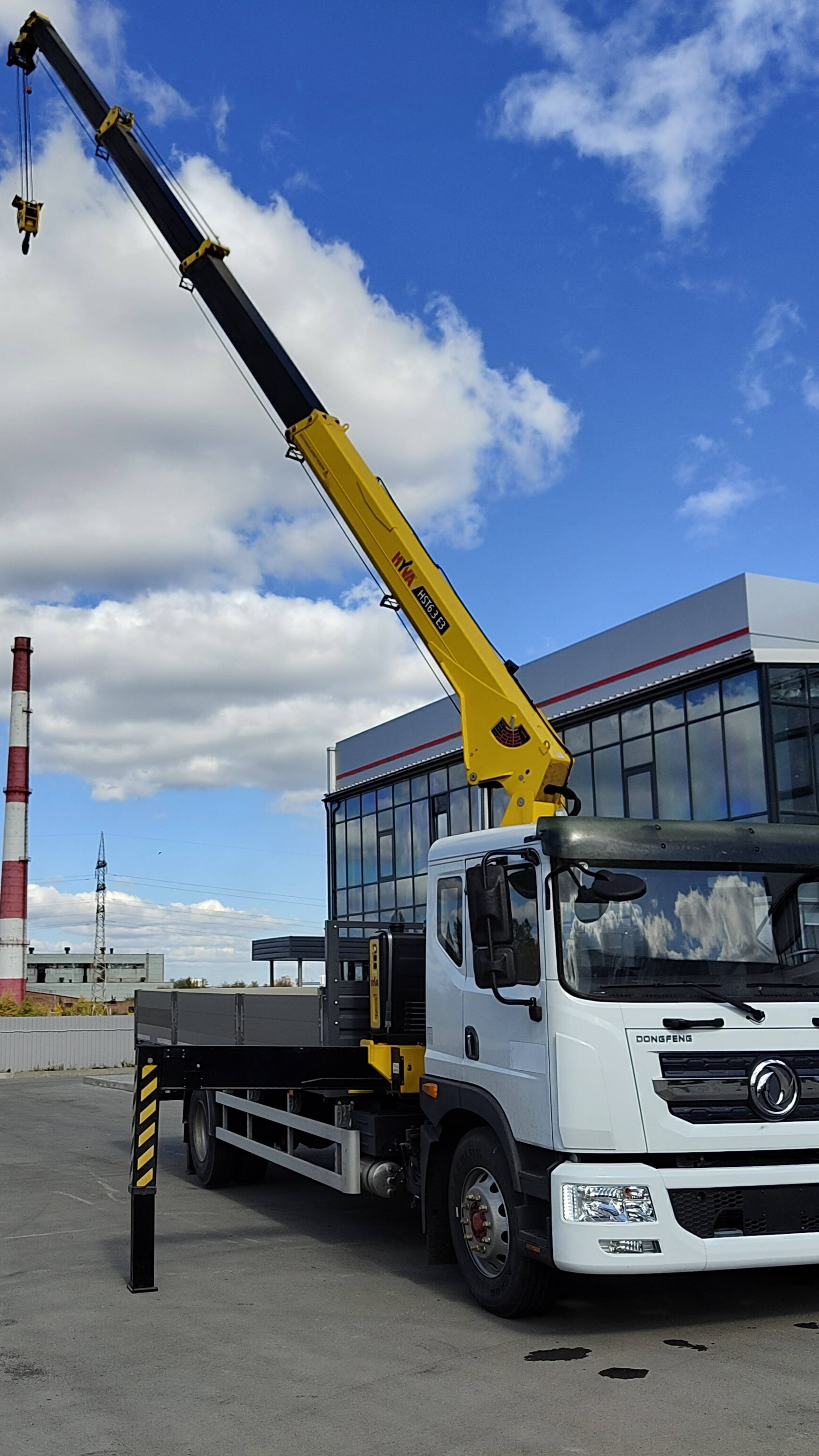 Dongfeng C180, КМУ Hyva 6.3, борт 7.5м. В наличии и под заказ ООО 