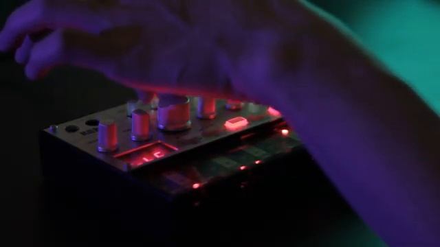 SpaceWave (Ambient Synth Music)