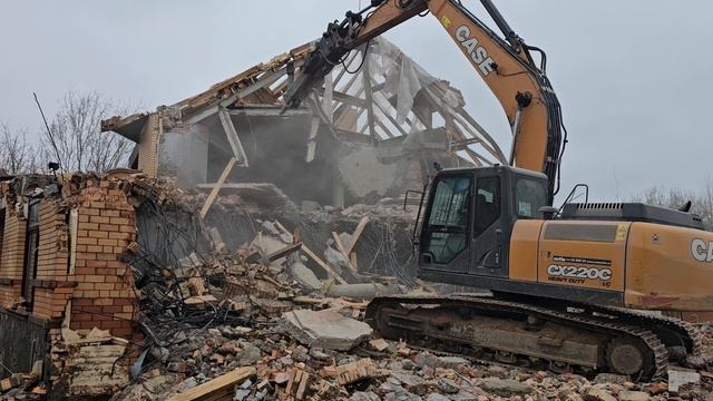 Демонтаж кирпичного дома