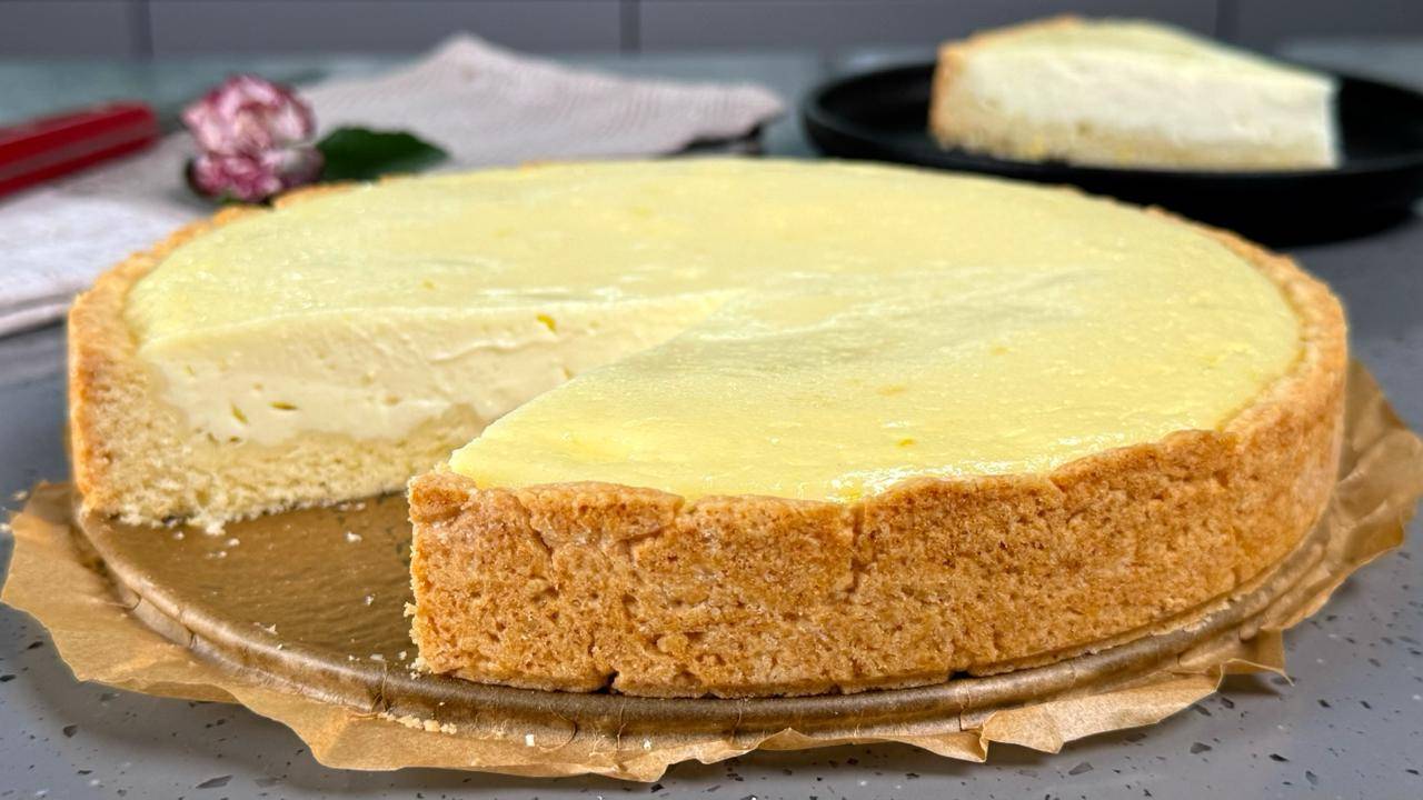 ⚡Приготовила раз и теперь пеку постоянно! Пирог "Сметанник", такой простой и такой ВКУСНЫЙ! смотреть онлайн