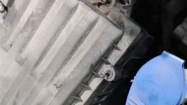 WV Tiguan 2018 г.в. 2.0 Замена воздушного фильтра ДВС