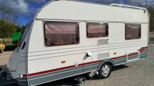 Европейский караван-турист,малыш-крепыш HOME-CAR на 4 места с французской кроватью категория прав В