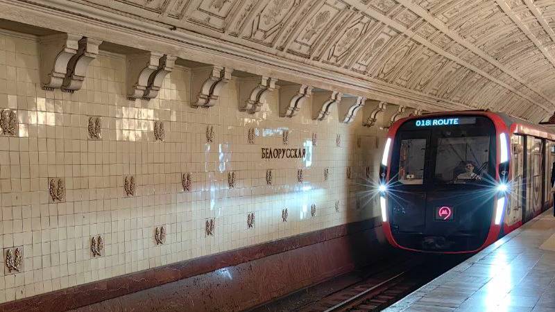 Московское метро. Станции Кольцевой линии. Моя поездка в московском метрополитене. смотреть онлайн