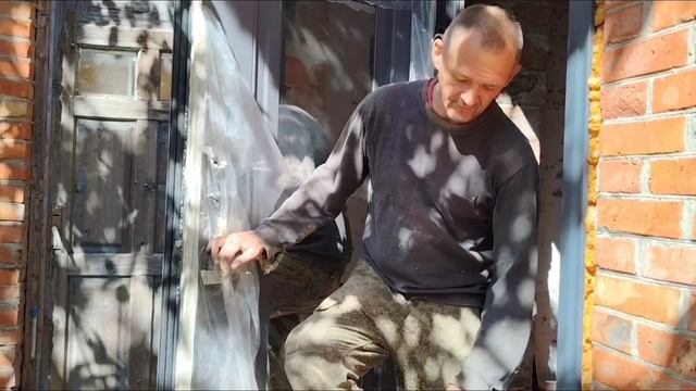 Ейск ! Раскидывают, разравнивают земелю, штукатурка колодца и разные дела. 27-09-2025 смотреть онлайн