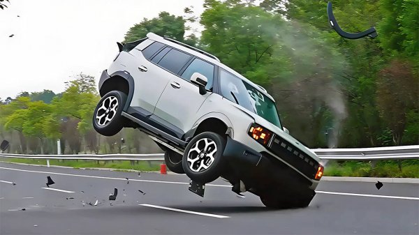 Краш-тест нового Jetour T1 2025 года на переворот с падением на CarMaps.Ru