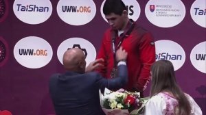 албанский флаг в руки